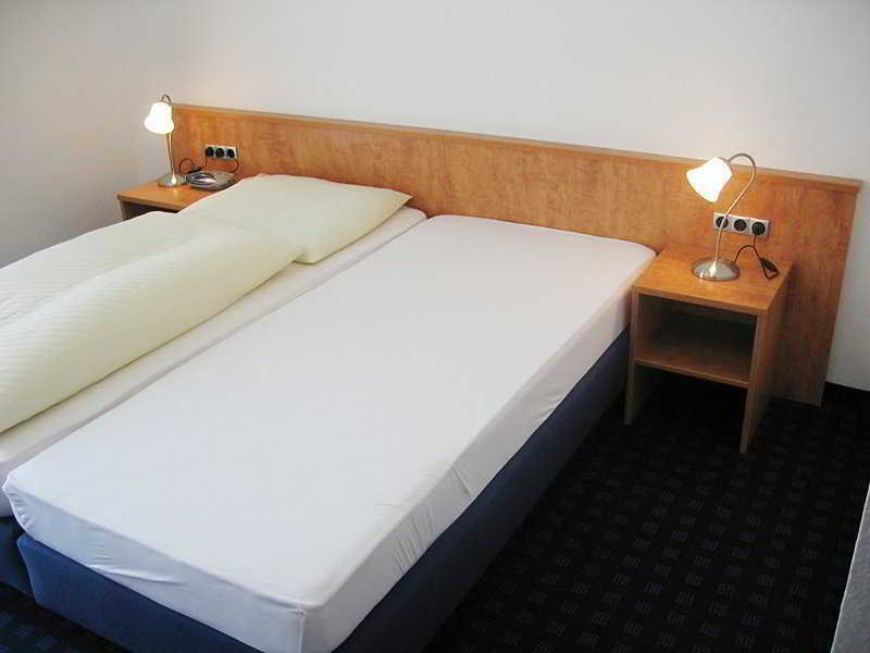 Hotel Crystal Filderstadt Dış mekan fotoğraf